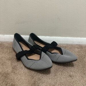 EUC Torrid Black and White Flats